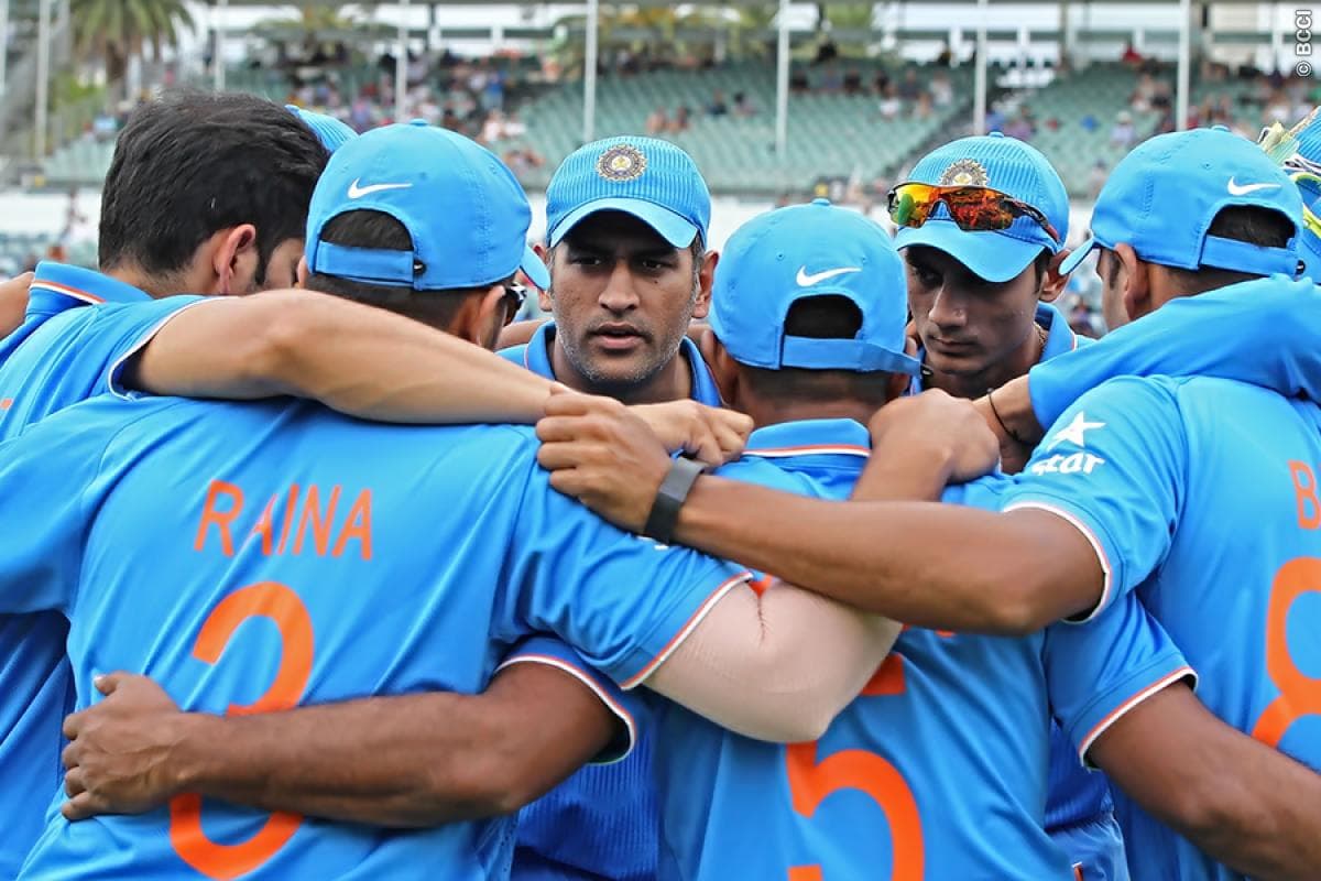 Dhoni with team