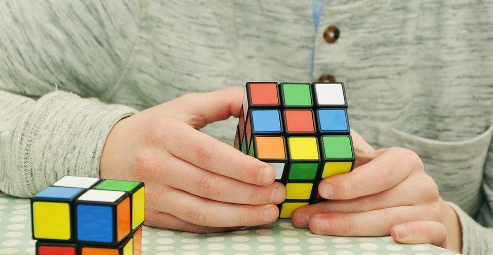 solving cube puzzle