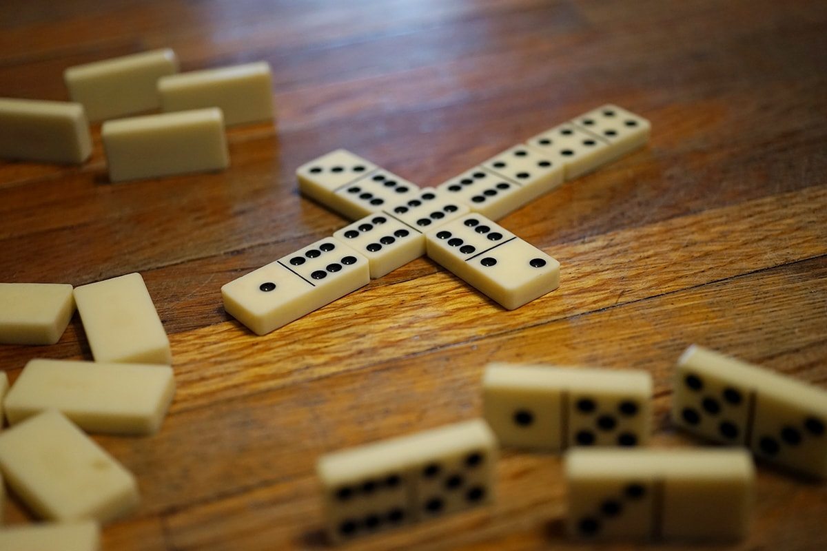 dominoe game