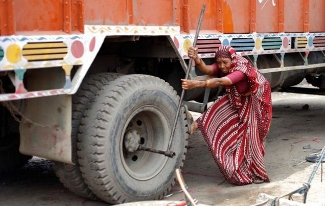 Shanti Devi, India’s first truck mechanic