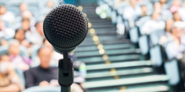 How To Become A Motivational Public Speaker